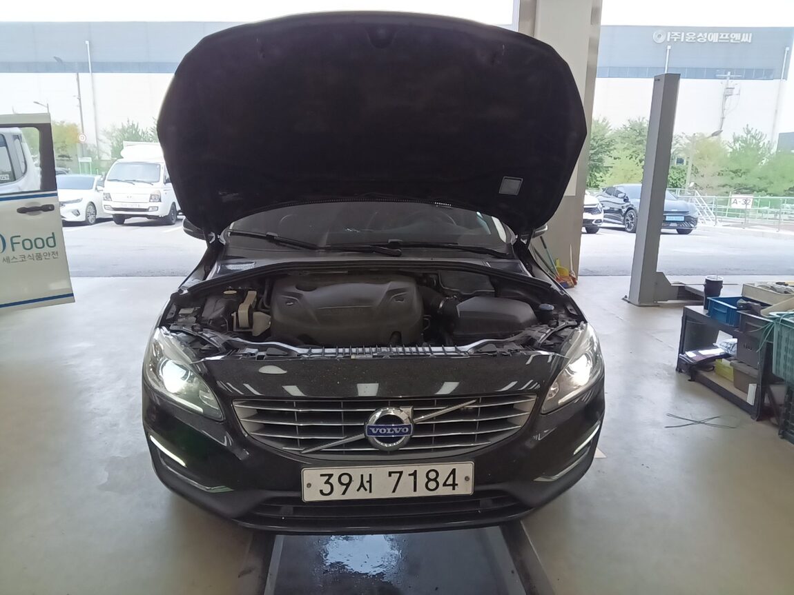 VOLVO V60 D3 MOMENTUM 2016 - zdjęcie 22