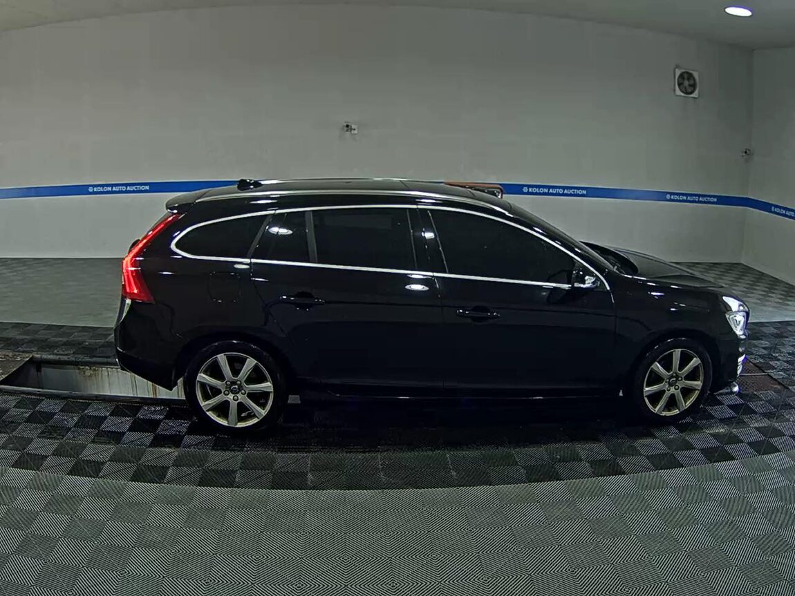 VOLVO V60 D3 MOMENTUM 2016 - zdjęcie 4
