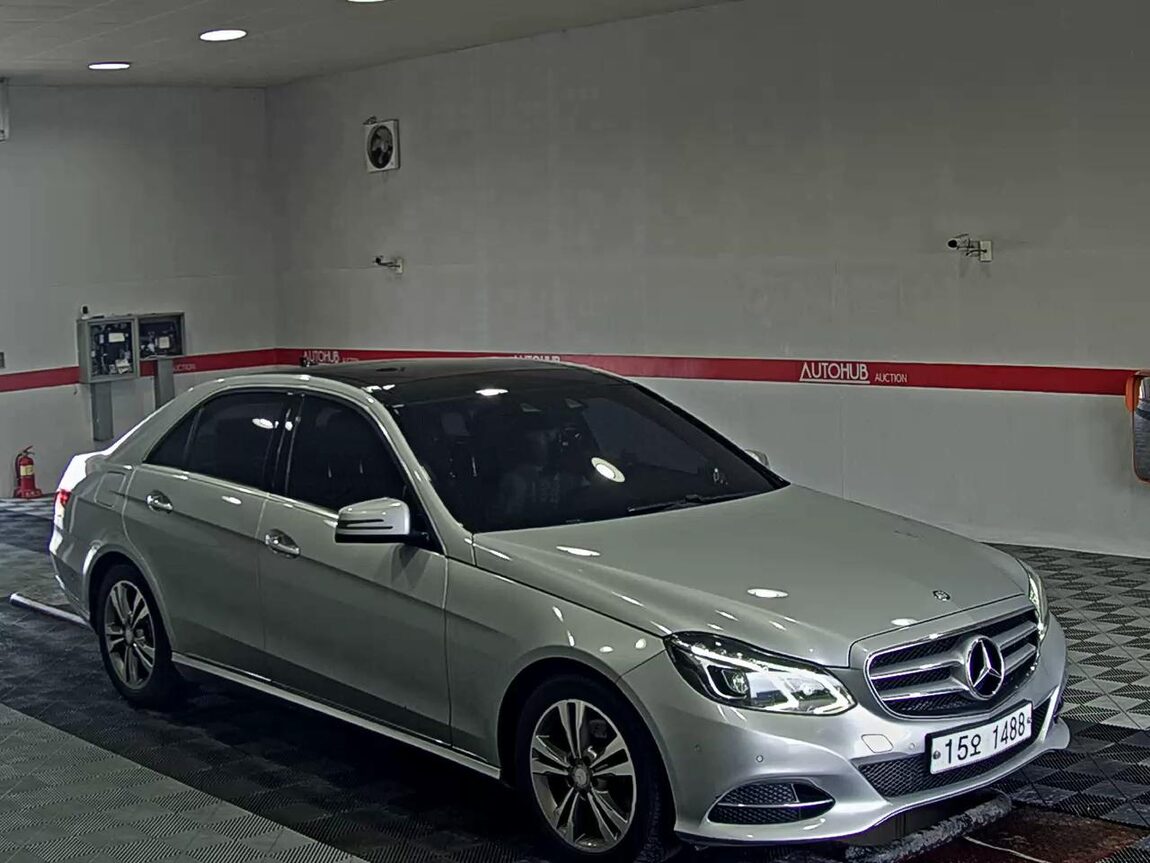 MERCEDES-BENZ E-CLASS (4TH GEN) E250 CDI 4MATIC 2014 - zdjęcie 3