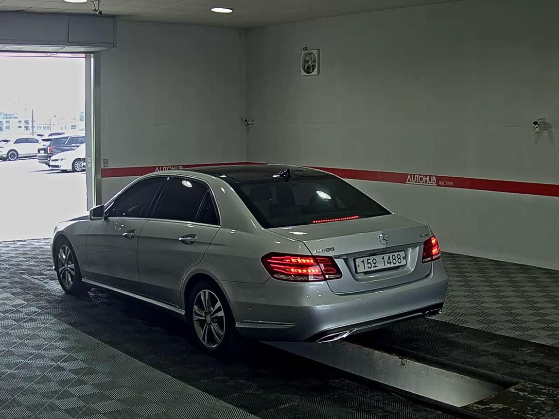MERCEDES-BENZ E-CLASS (4TH GEN) E250 CDI 4MATIC 2014 - zdjęcie 6