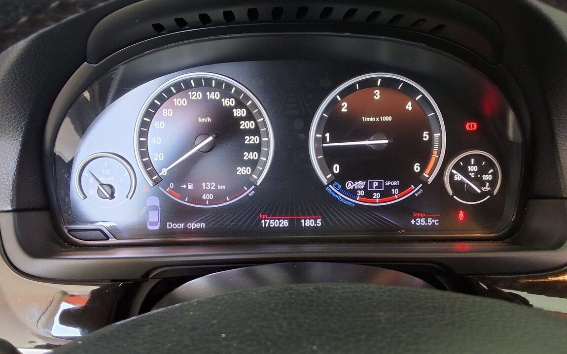 BMW 5 SERIES (6TH GEN) 520d 2013 - zdjęcie 9