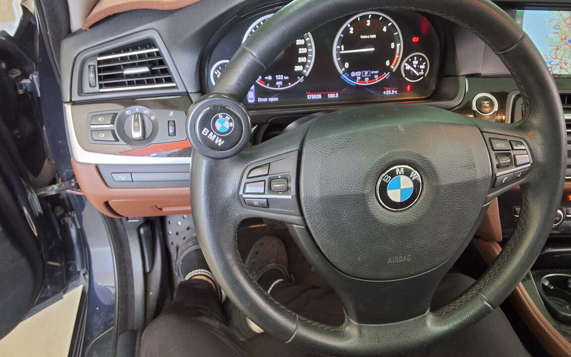 BMW 5 SERIES (6TH GEN) 520d 2013 - zdjęcie 17