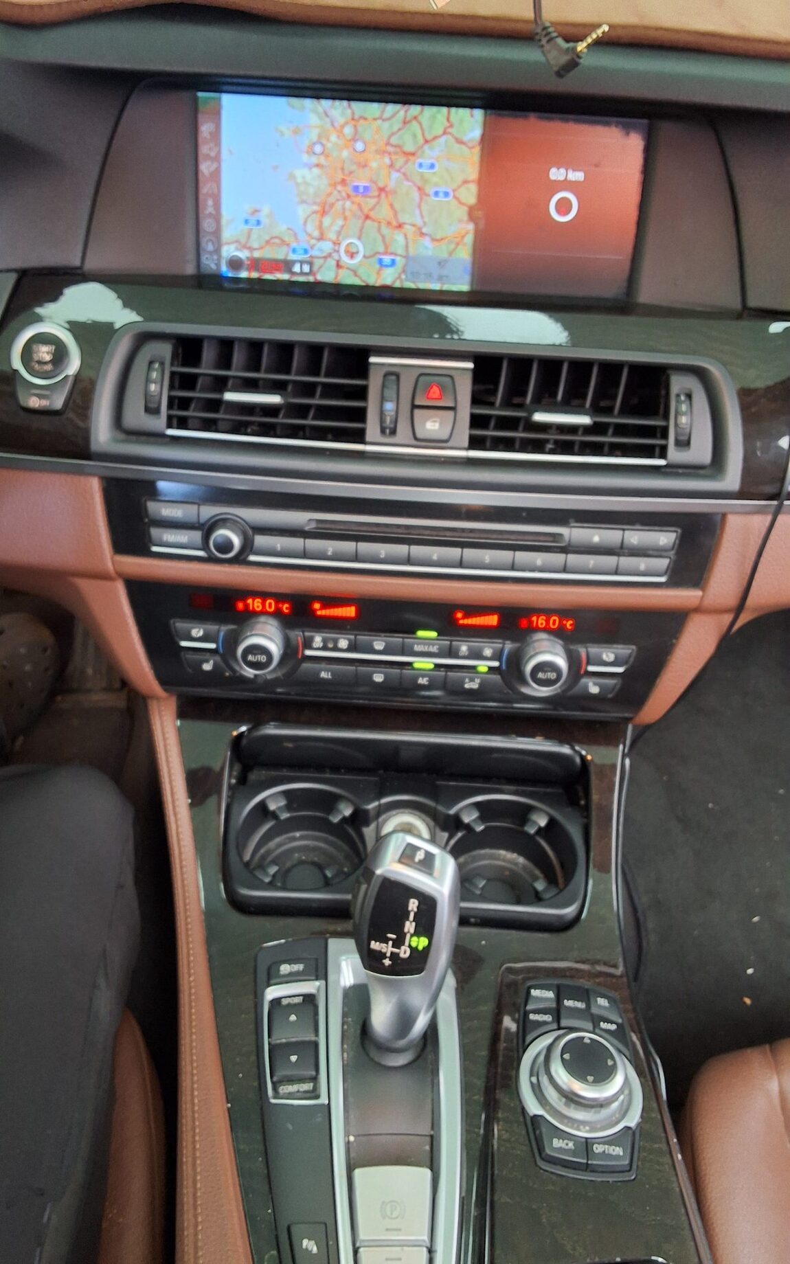 BMW 5 SERIES (6TH GEN) 520d 2013 - zdjęcie 18
