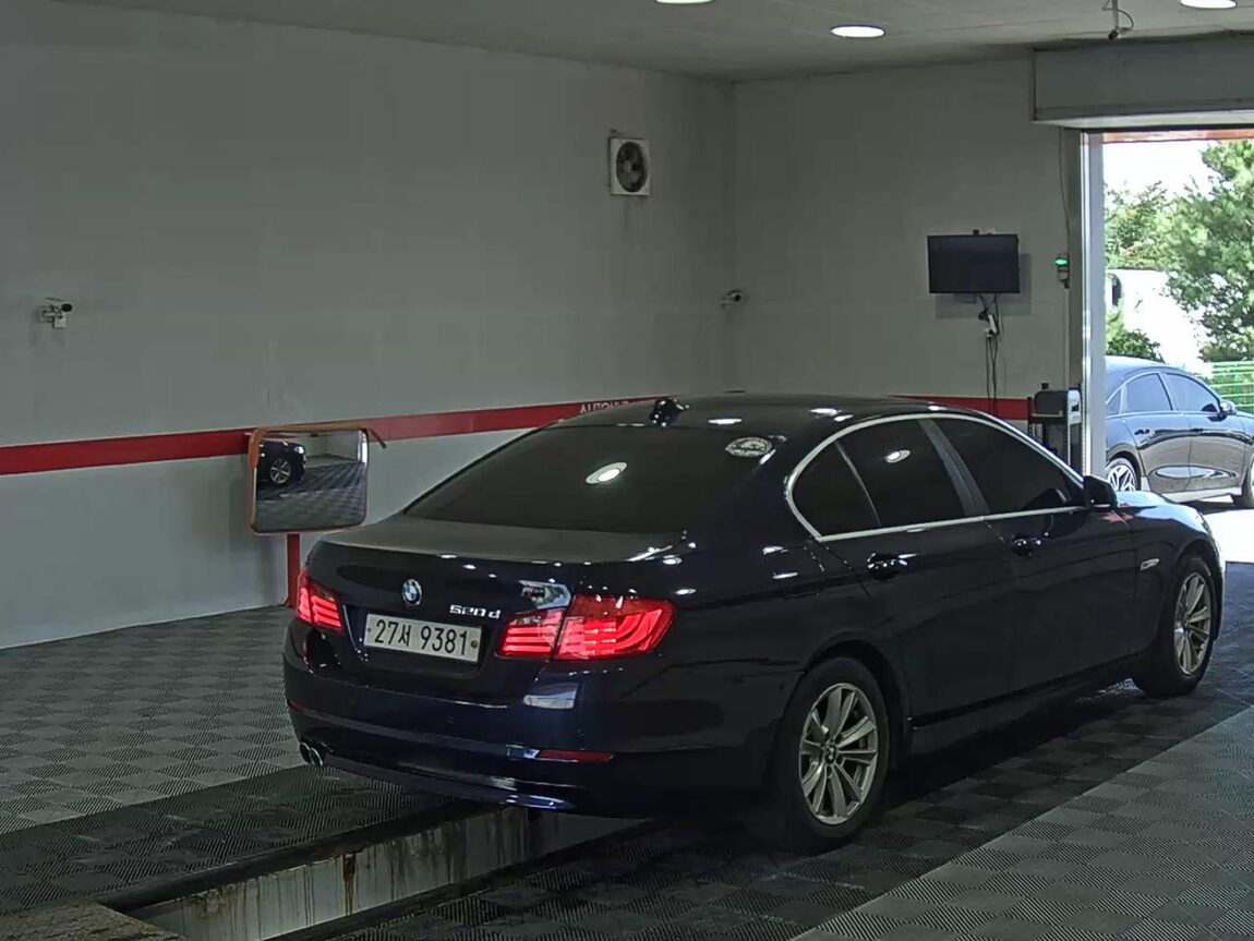BMW 5 SERIES (6TH GEN) 520d 2013 - zdjęcie 5