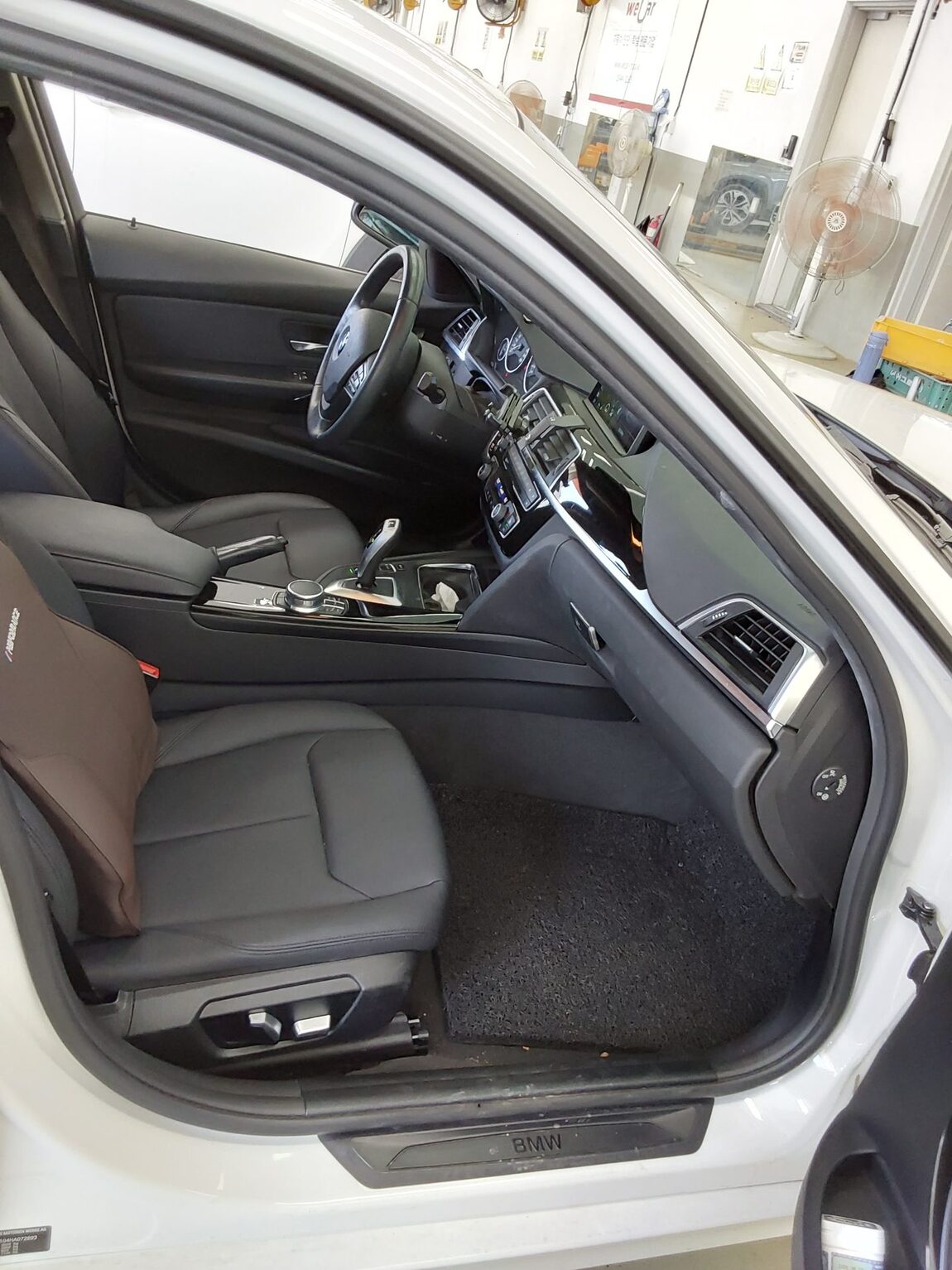 BMW 3 SERIES (6TH GEN) 320d 2017 - zdjęcie 14