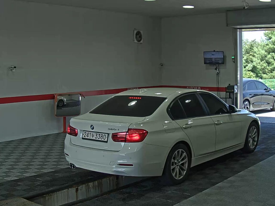 BMW 3 SERIES (6TH GEN) 320d 2017 - zdjęcie 5