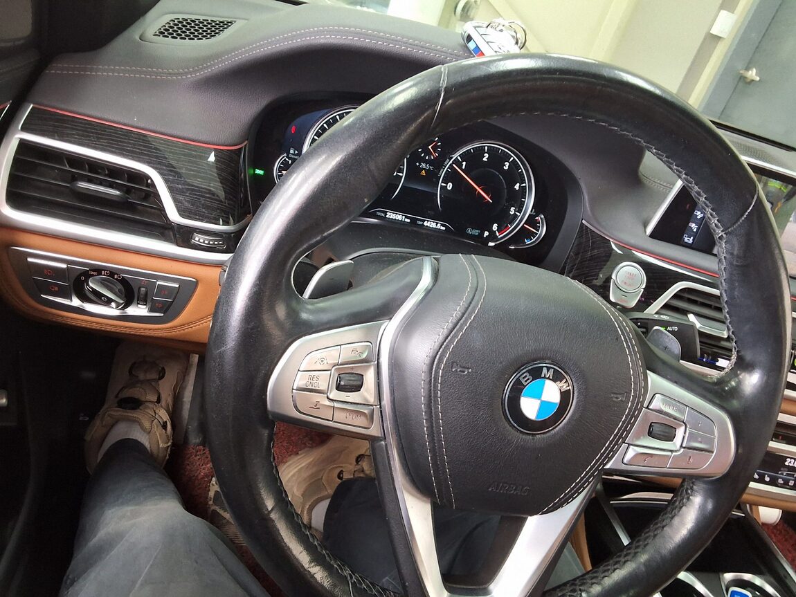 BMW 7 SERIES (6TH GEN) 740d xDRIVE M SPORT 2018 - zdjęcie 23