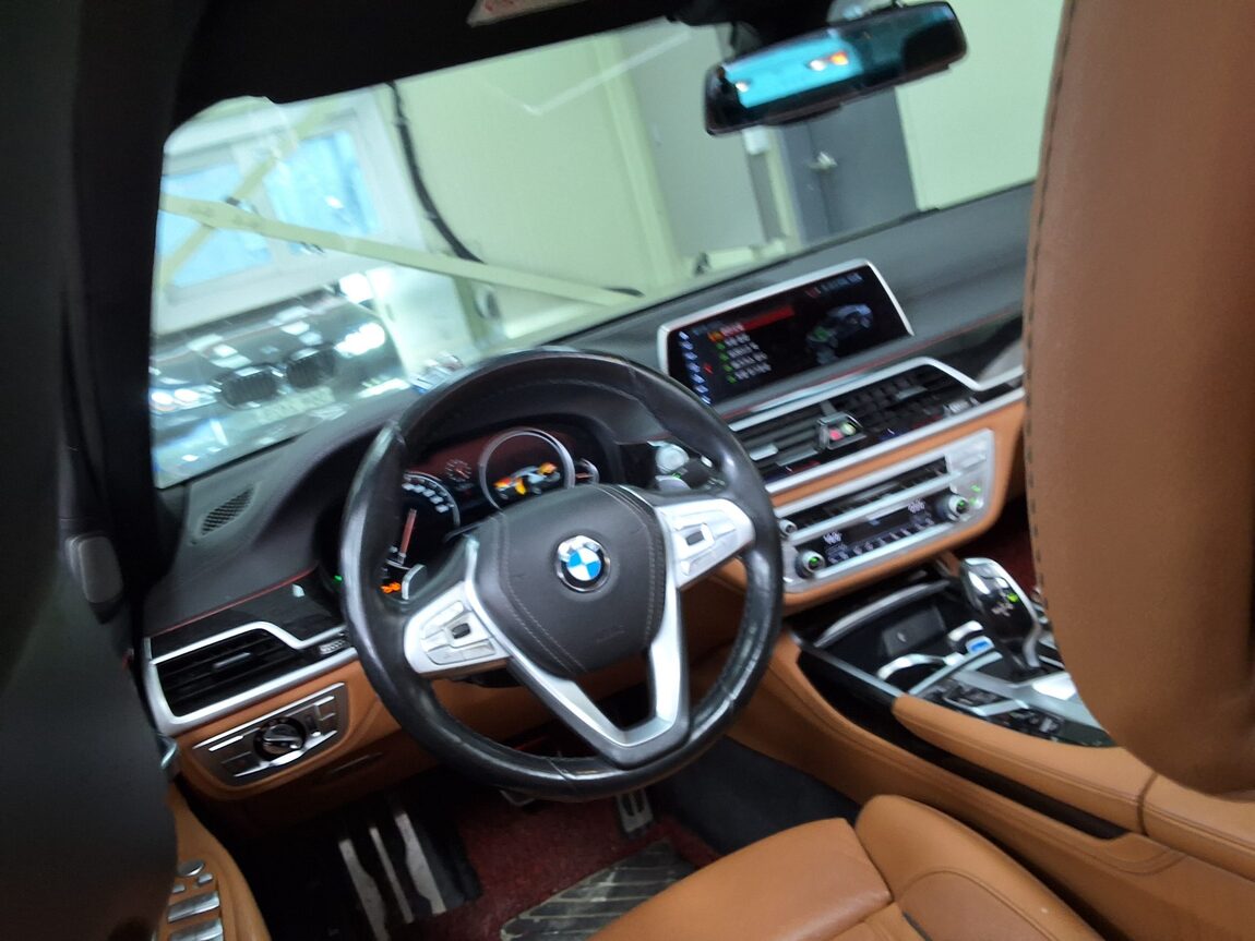 BMW 7 SERIES (6TH GEN) 740d xDRIVE M SPORT 2018 - zdjęcie 12