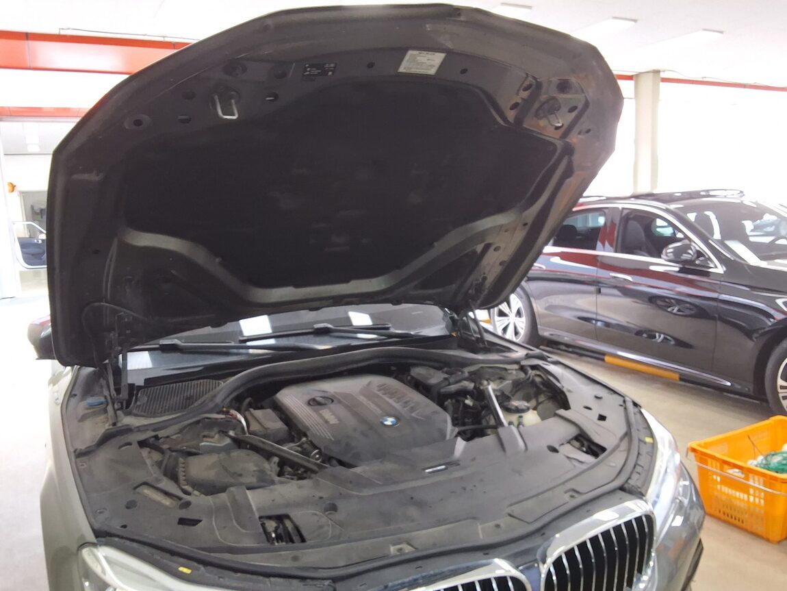 BMW 7 SERIES (6TH GEN) 740d xDRIVE M SPORT 2018 - zdjęcie 18