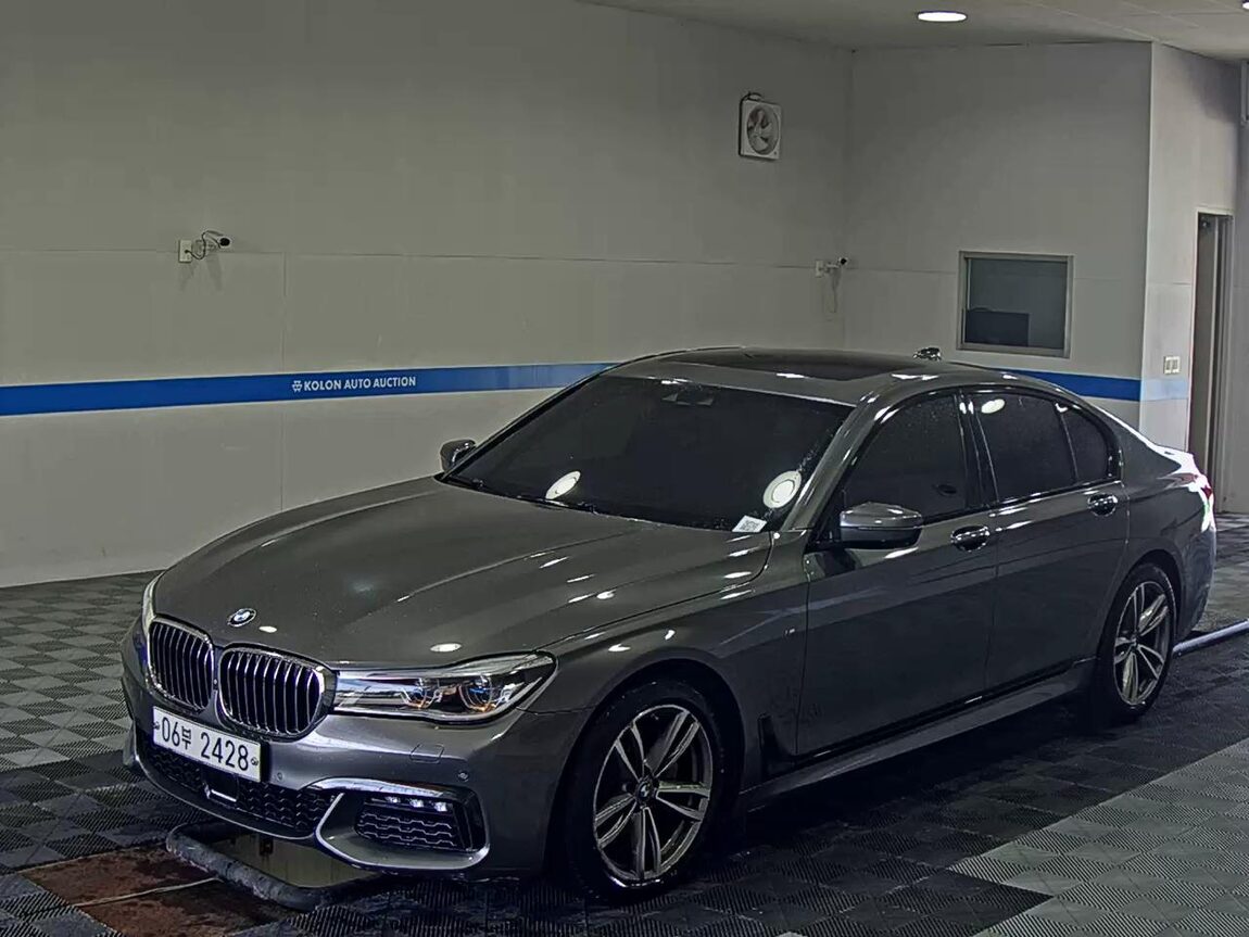 BMW 7 SERIES (6TH GEN) 740d xDRIVE M SPORT 2018 - zdjęcie 2
