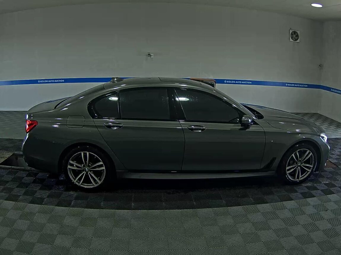 BMW 7 SERIES (6TH GEN) 740d xDRIVE M SPORT 2018 - zdjęcie 4