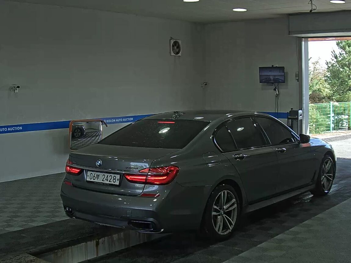 BMW 7 SERIES (6TH GEN) 740d xDRIVE M SPORT 2018 - zdjęcie 5