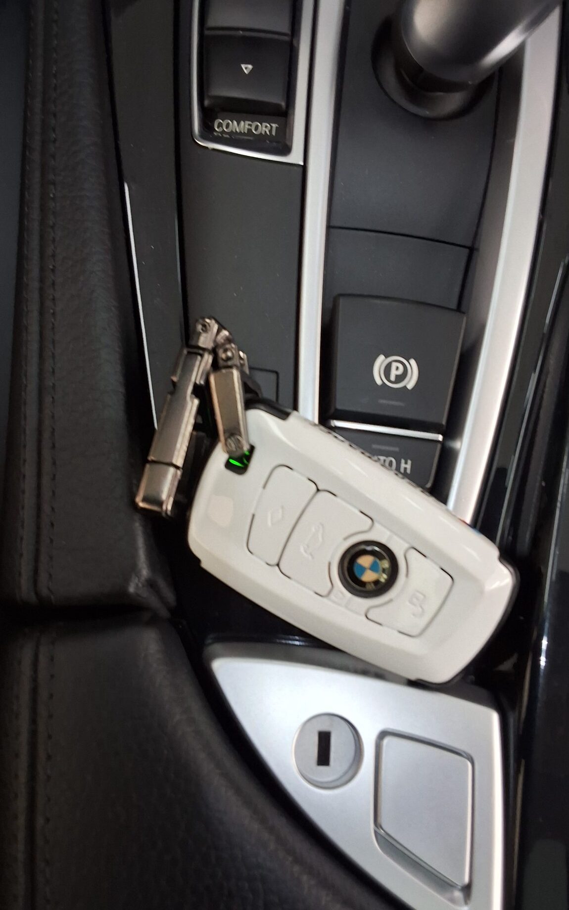 BMW 5 SERIES (6TH GEN) 520d 2015 - zdjęcie 20