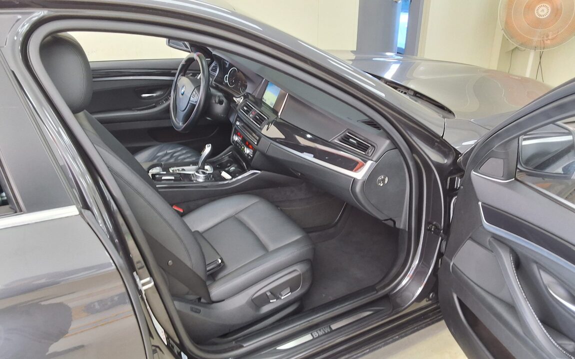 BMW 5 SERIES (6TH GEN) 520d 2015 - zdjęcie 14