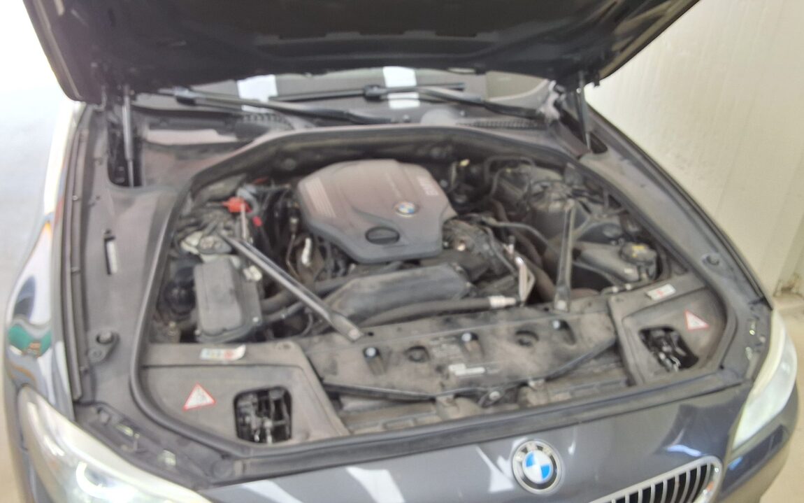 BMW 5 SERIES (6TH GEN) 520d 2015 - zdjęcie 22