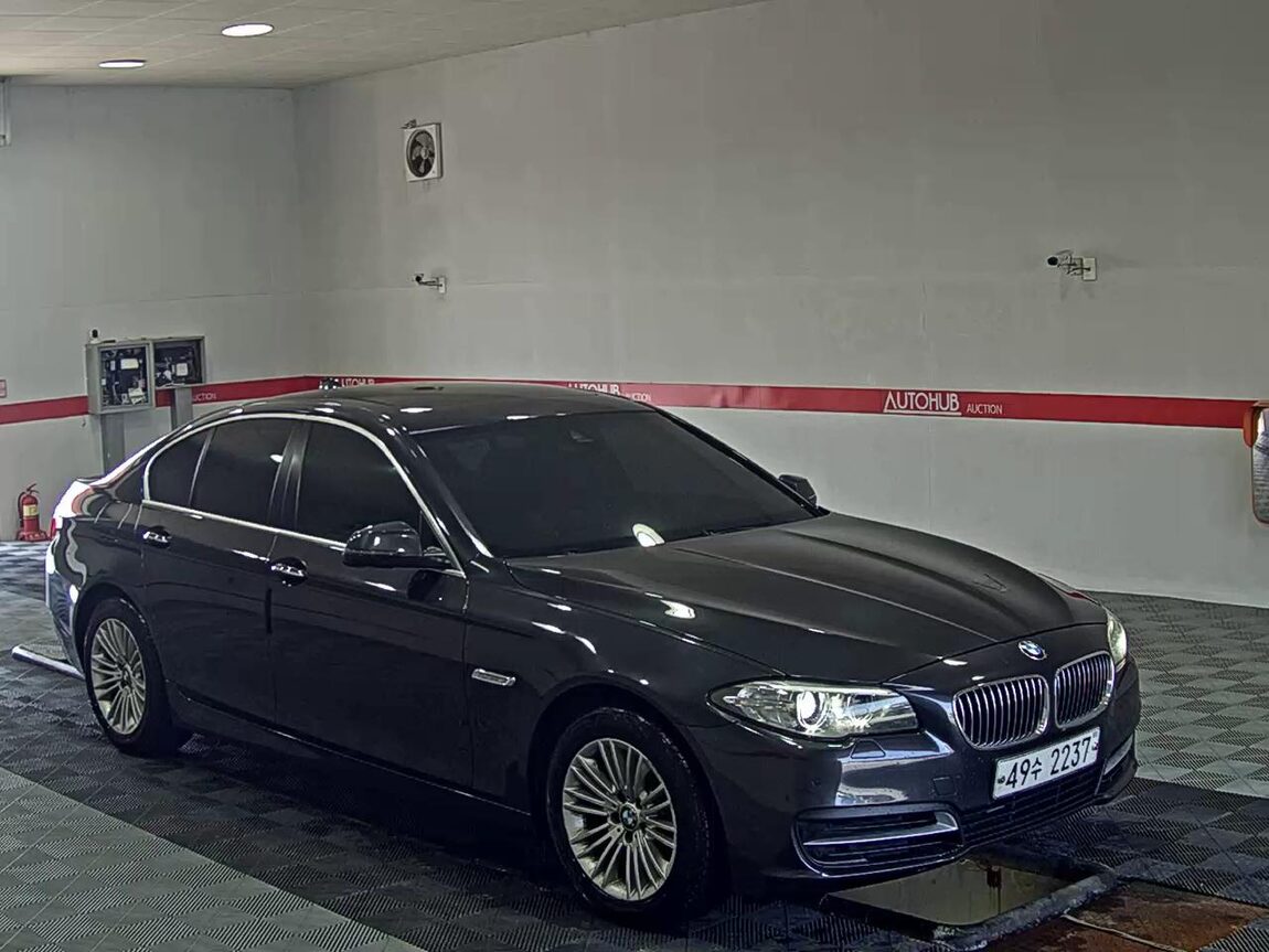 BMW 5 SERIES (6TH GEN) 520d 2015 - zdjęcie 3