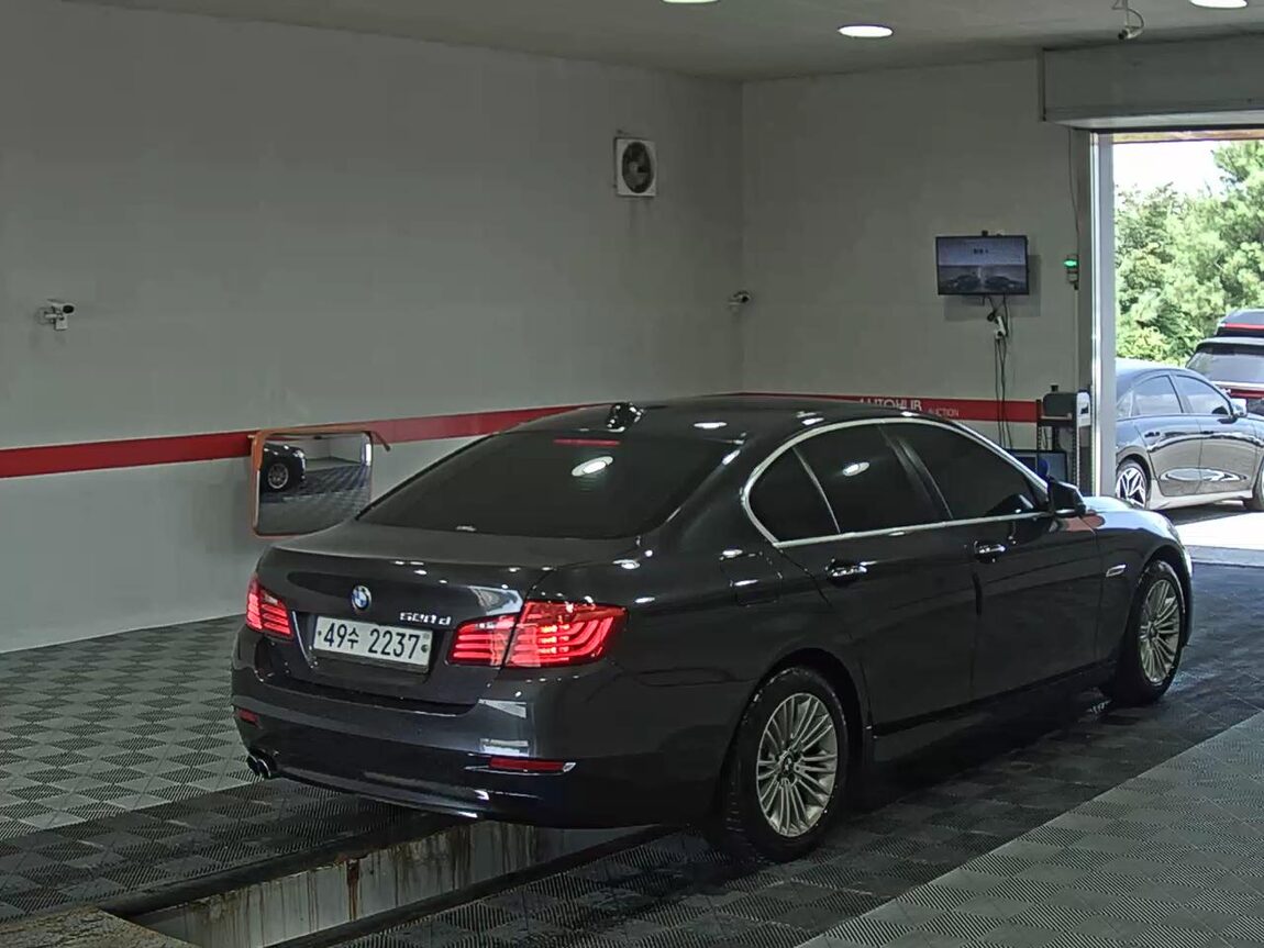 BMW 5 SERIES (6TH GEN) 520d 2015 - zdjęcie 5