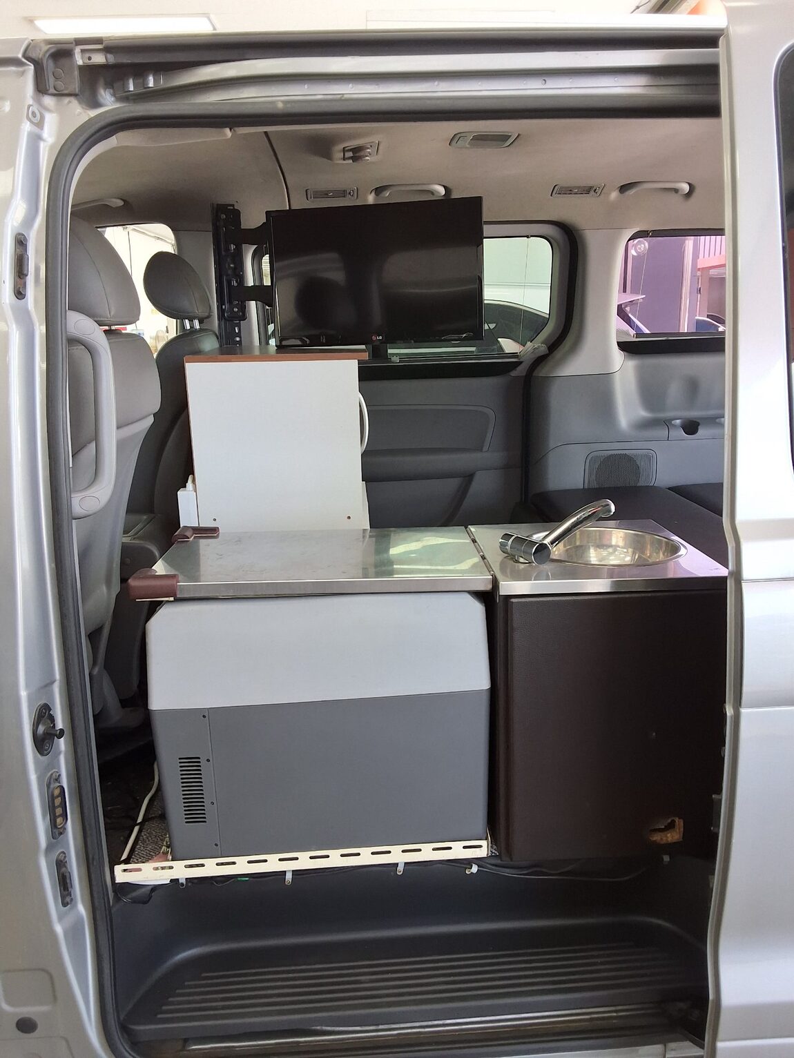 HYUNDAI GRAND STAREX 12-SEATER DIESEL CVX VALUE 2011 - zdjęcie 31