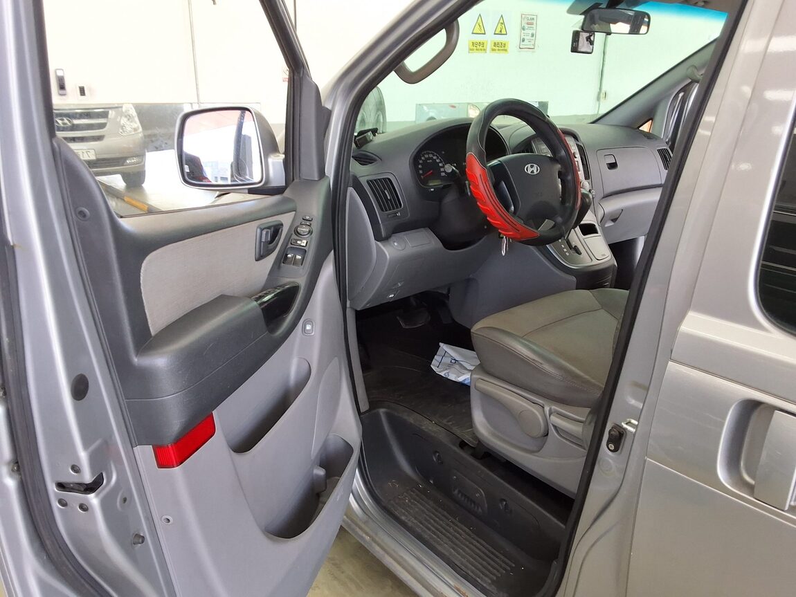 HYUNDAI GRAND STAREX 12-SEATER DIESEL CVX VALUE 2011 - zdjęcie 10