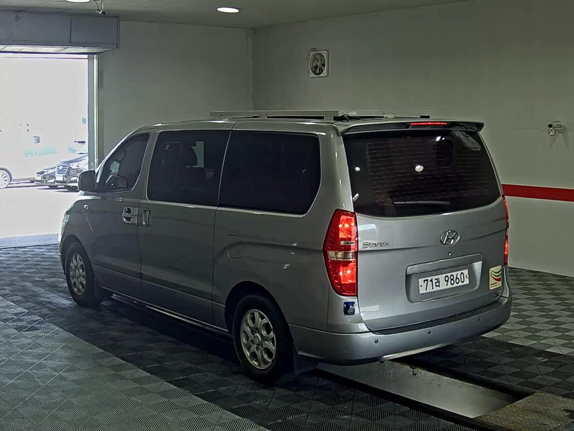 HYUNDAI GRAND STAREX 12-SEATER DIESEL CVX VALUE 2011 - zdjęcie 6