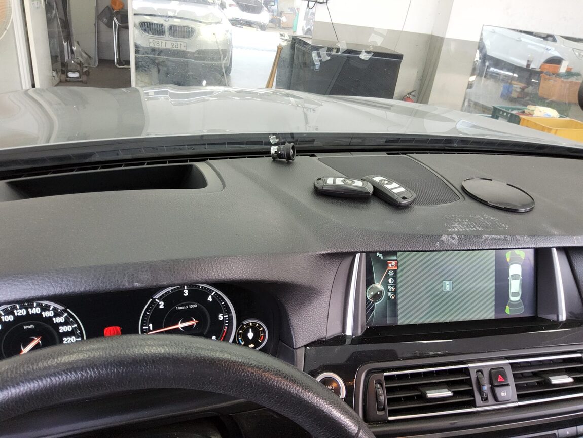 BMW 5 SERIES (6TH GEN) 520d xDRIVE 2014 - zdjęcie 18