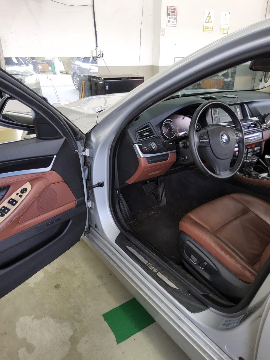BMW 5 SERIES (6TH GEN) 520d xDRIVE 2014 - zdjęcie 10