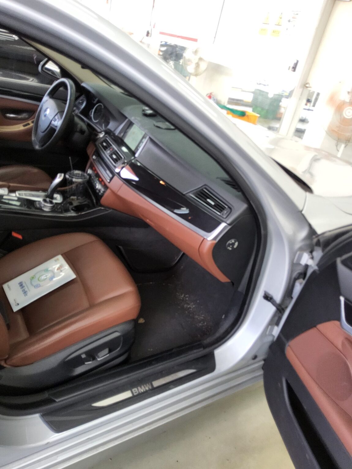 BMW 5 SERIES (6TH GEN) 520d xDRIVE 2014 - zdjęcie 14