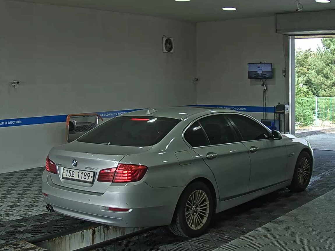 BMW 5 SERIES (6TH GEN) 520d xDRIVE 2014 - zdjęcie 5