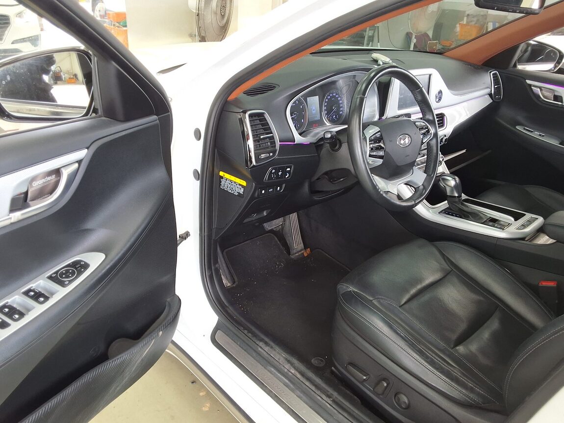 HYUNDAI GRANDEUR IG 2.4 GDi PREMIUM 2019 - zdjęcie 10