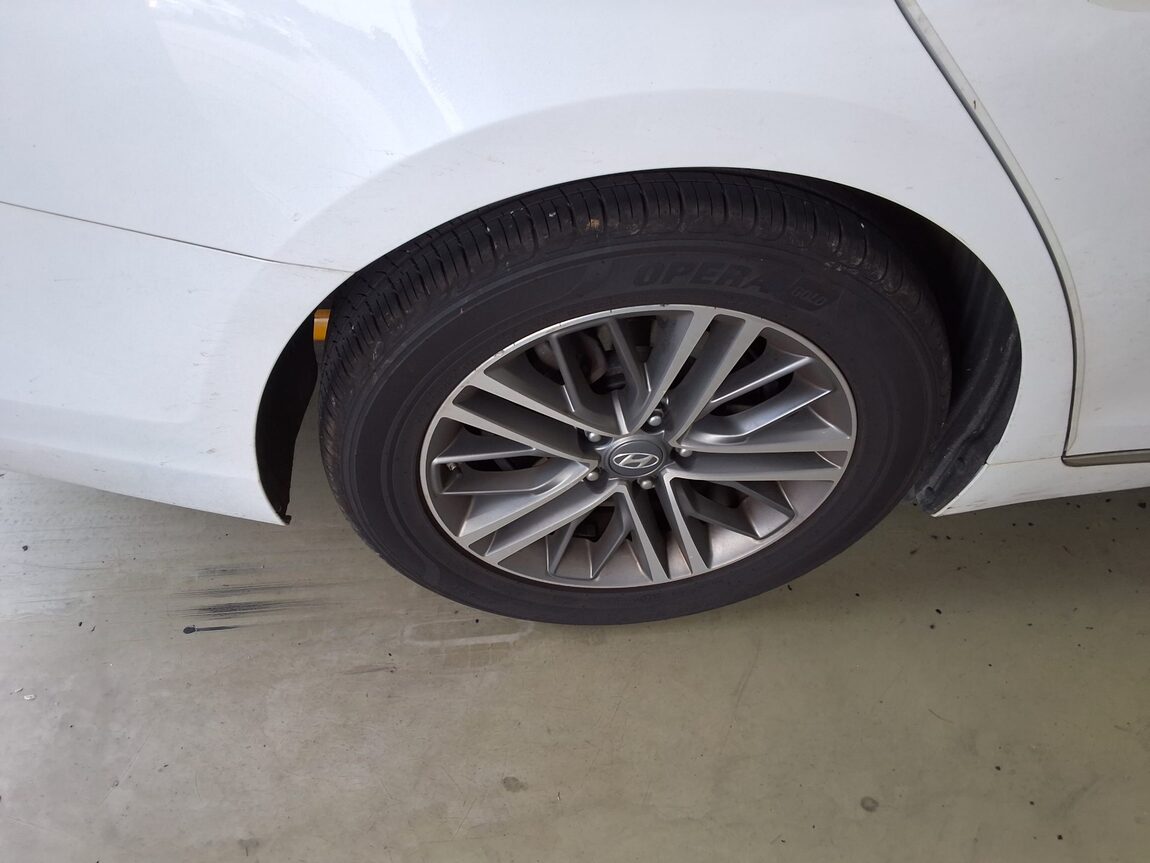 HYUNDAI GRANDEUR IG 2.4 GDi PREMIUM 2019 - zdjęcie 24