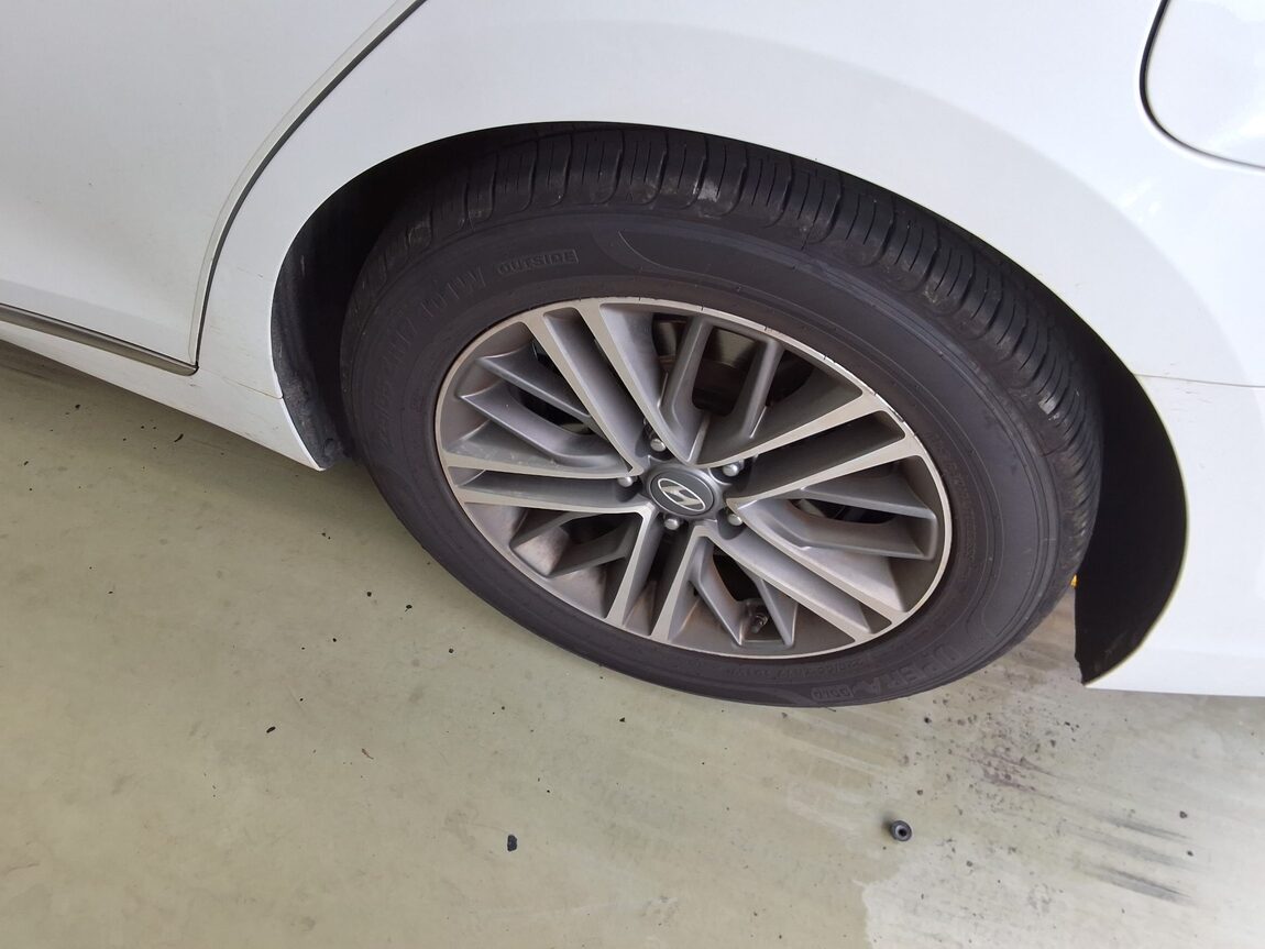 HYUNDAI GRANDEUR IG 2.4 GDi PREMIUM 2019 - zdjęcie 22