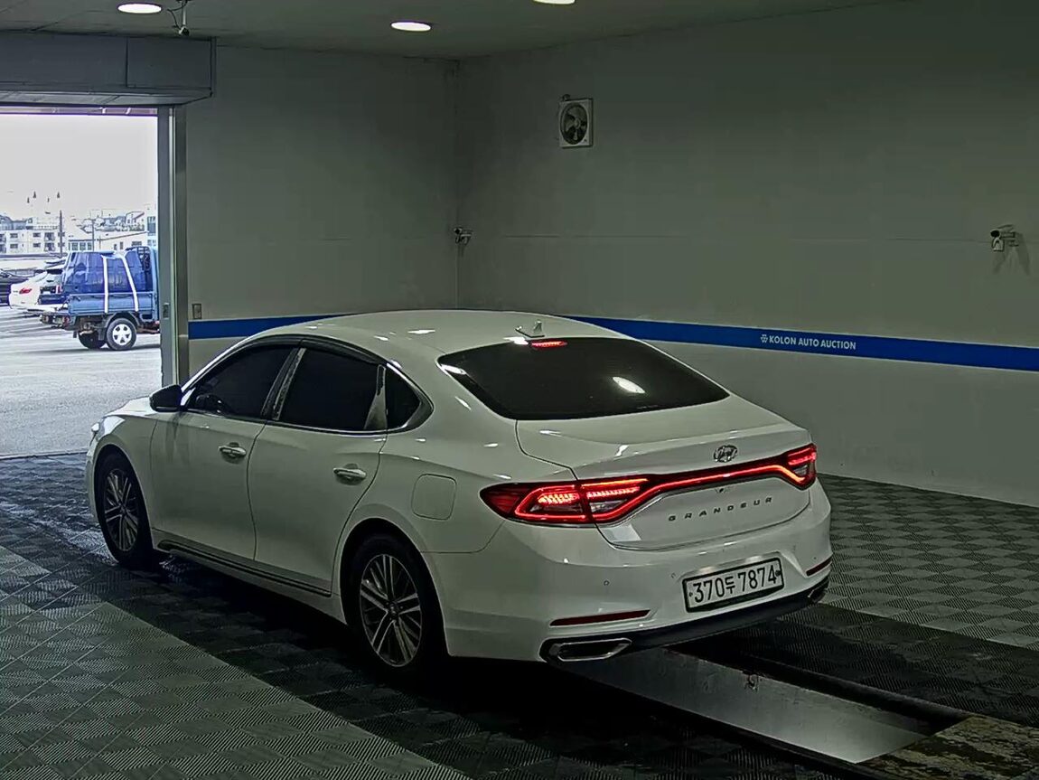 HYUNDAI GRANDEUR IG 2.4 GDi PREMIUM 2019 - zdjęcie 6