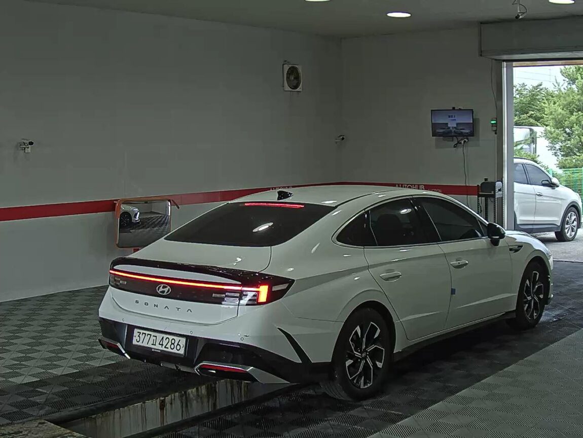 HYUNDAI SONATA THE EDGE GASOLINE 2.0 PREMIUM 2024 - zdjęcie 5