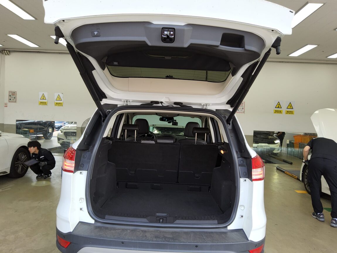 FORD KUGA 2.0 DIESEL TREND 2016 - zdjęcie 15