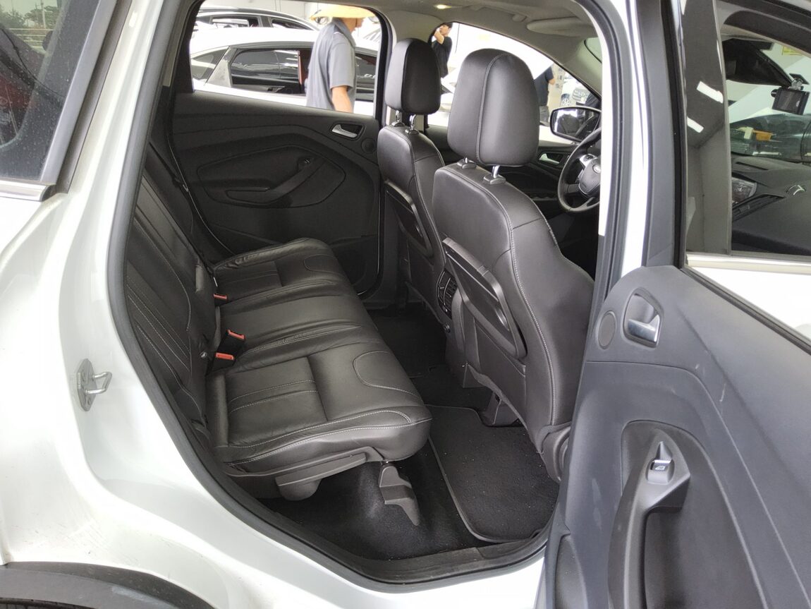 FORD KUGA 2.0 DIESEL TREND 2016 - zdjęcie 13