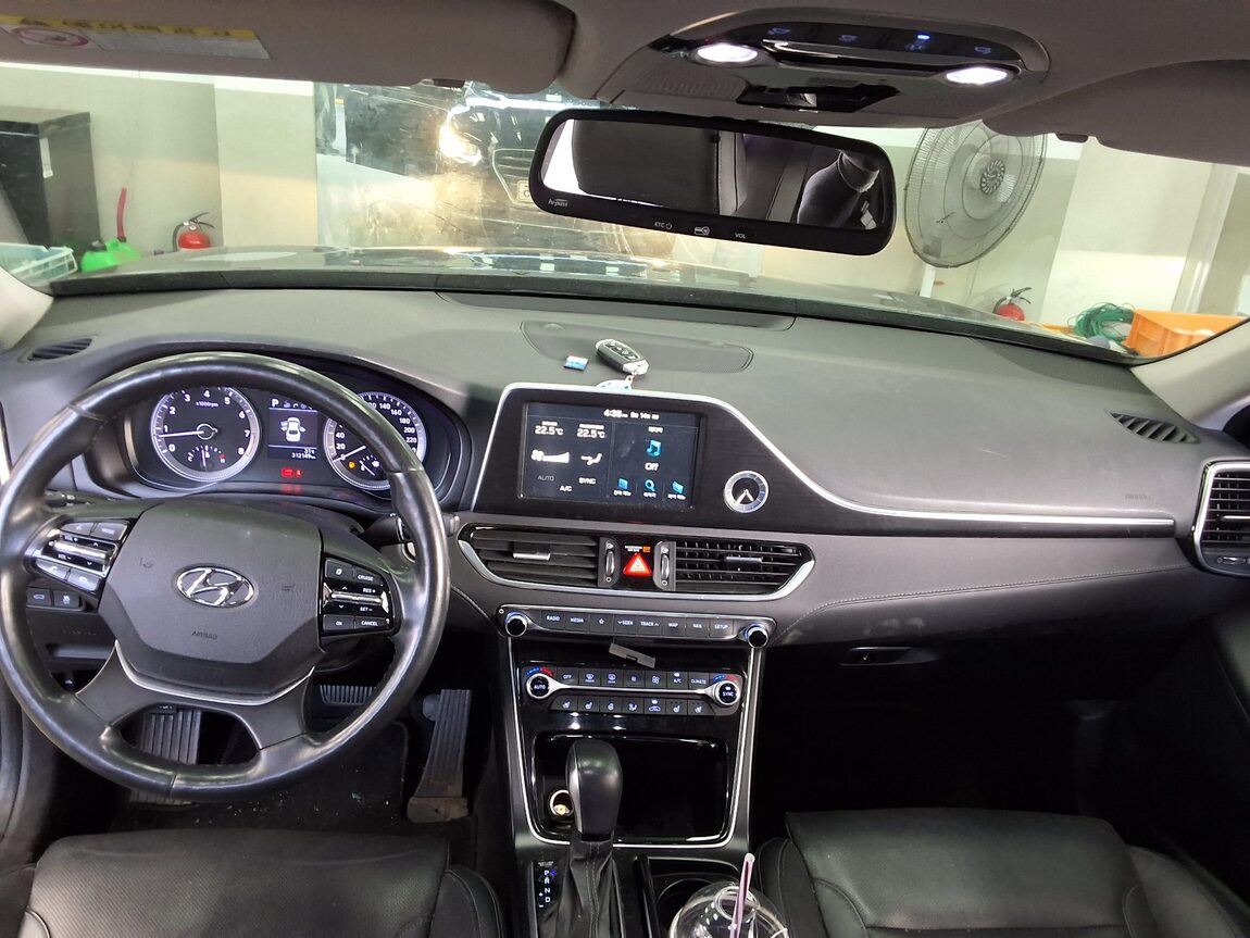 HYUNDAI GRANDEUR IG 3.0 LPi RENTAL CAR MODERN 2018 - zdjęcie 11