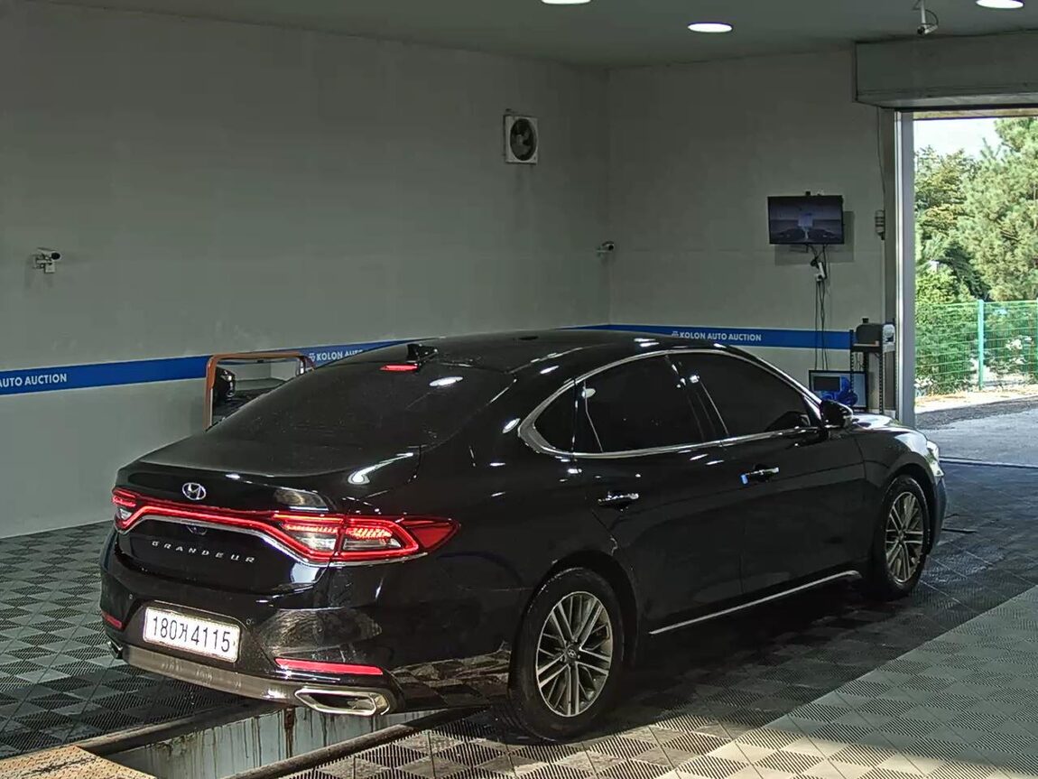 HYUNDAI GRANDEUR IG 3.0 LPi RENTAL CAR MODERN 2018 - zdjęcie 5
