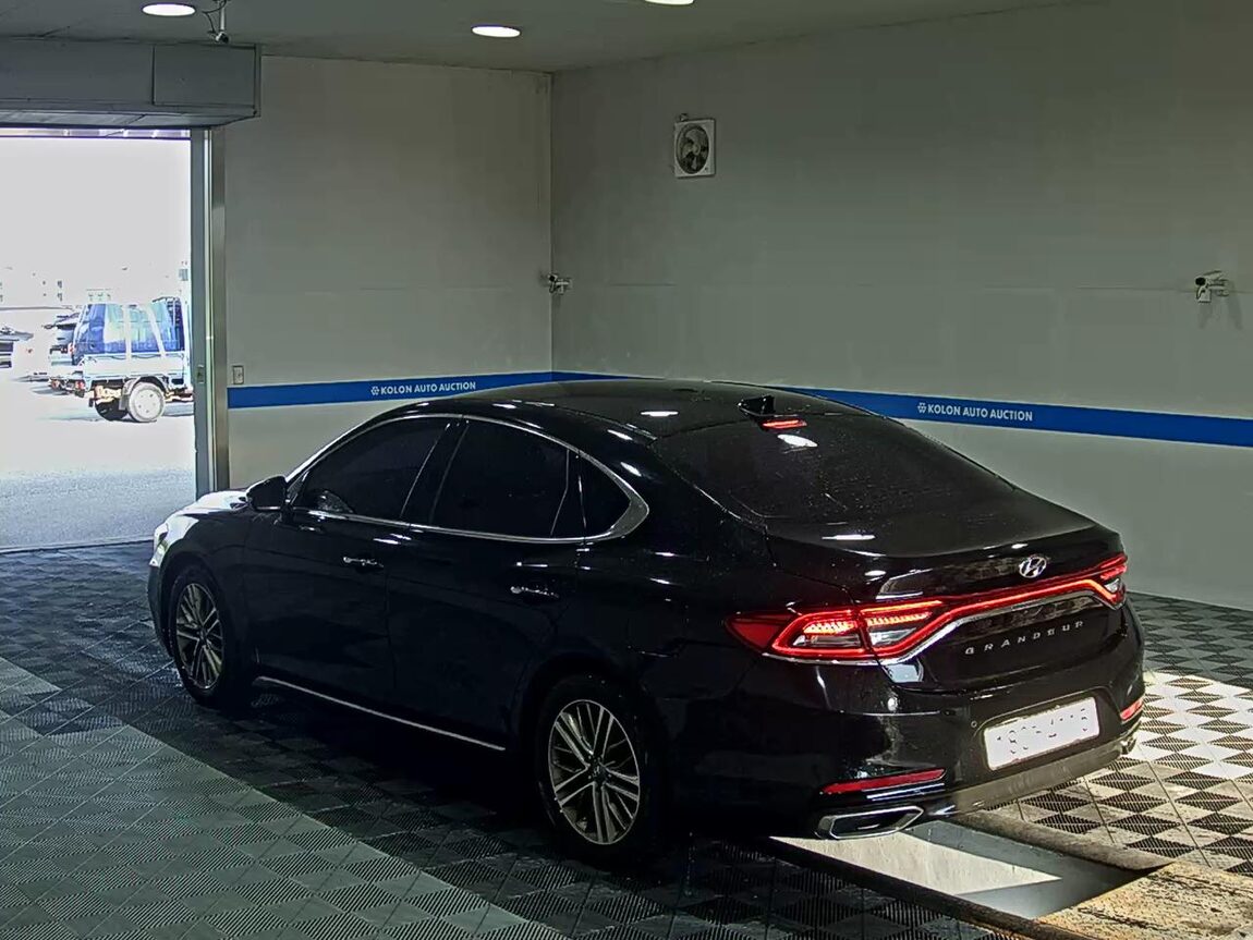 HYUNDAI GRANDEUR IG 3.0 LPi RENTAL CAR MODERN 2018 - zdjęcie 6