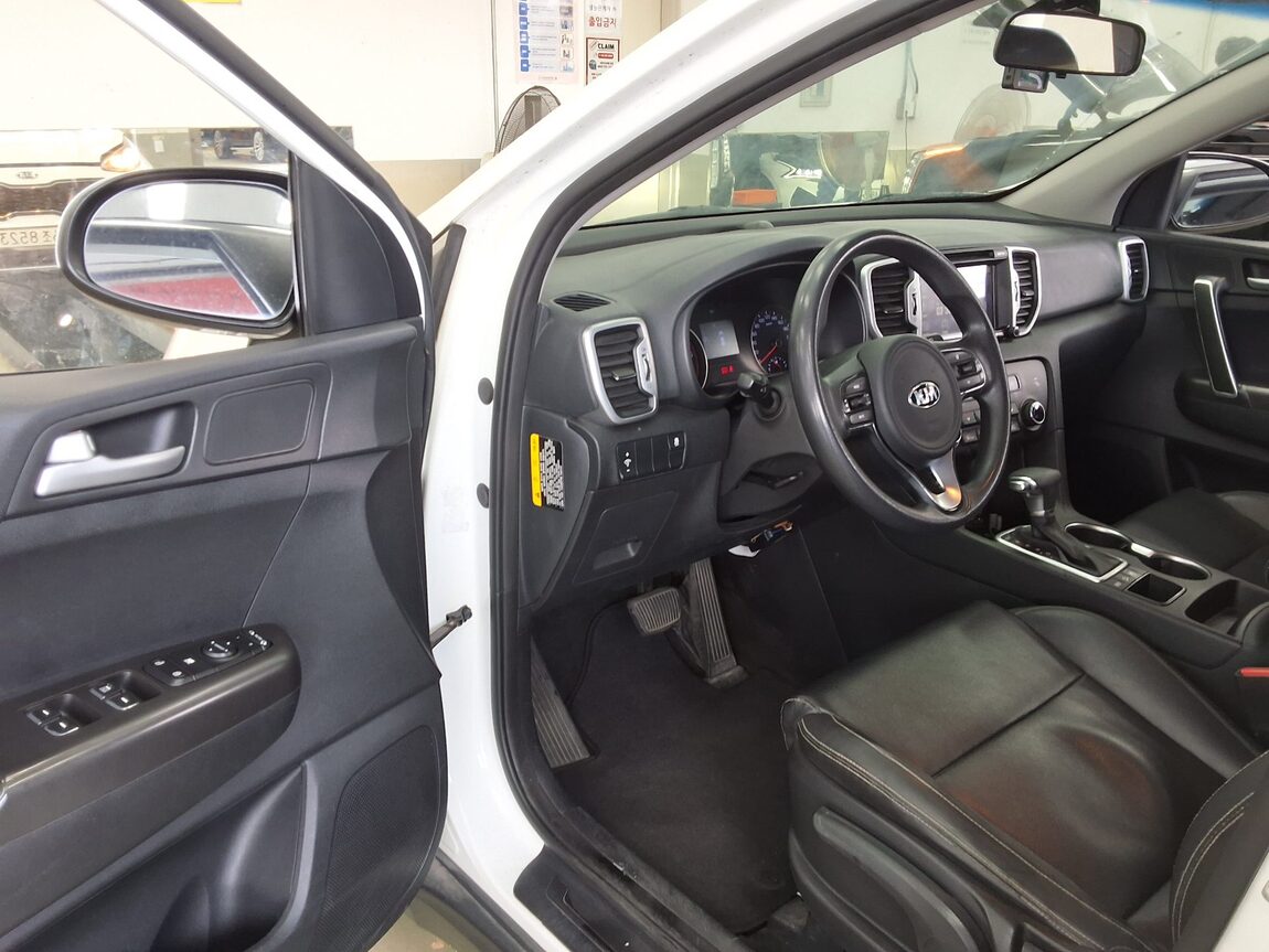 KIA NEW SPORTAGE R2.0 2WD TRENDY 2016 - zdjęcie 10