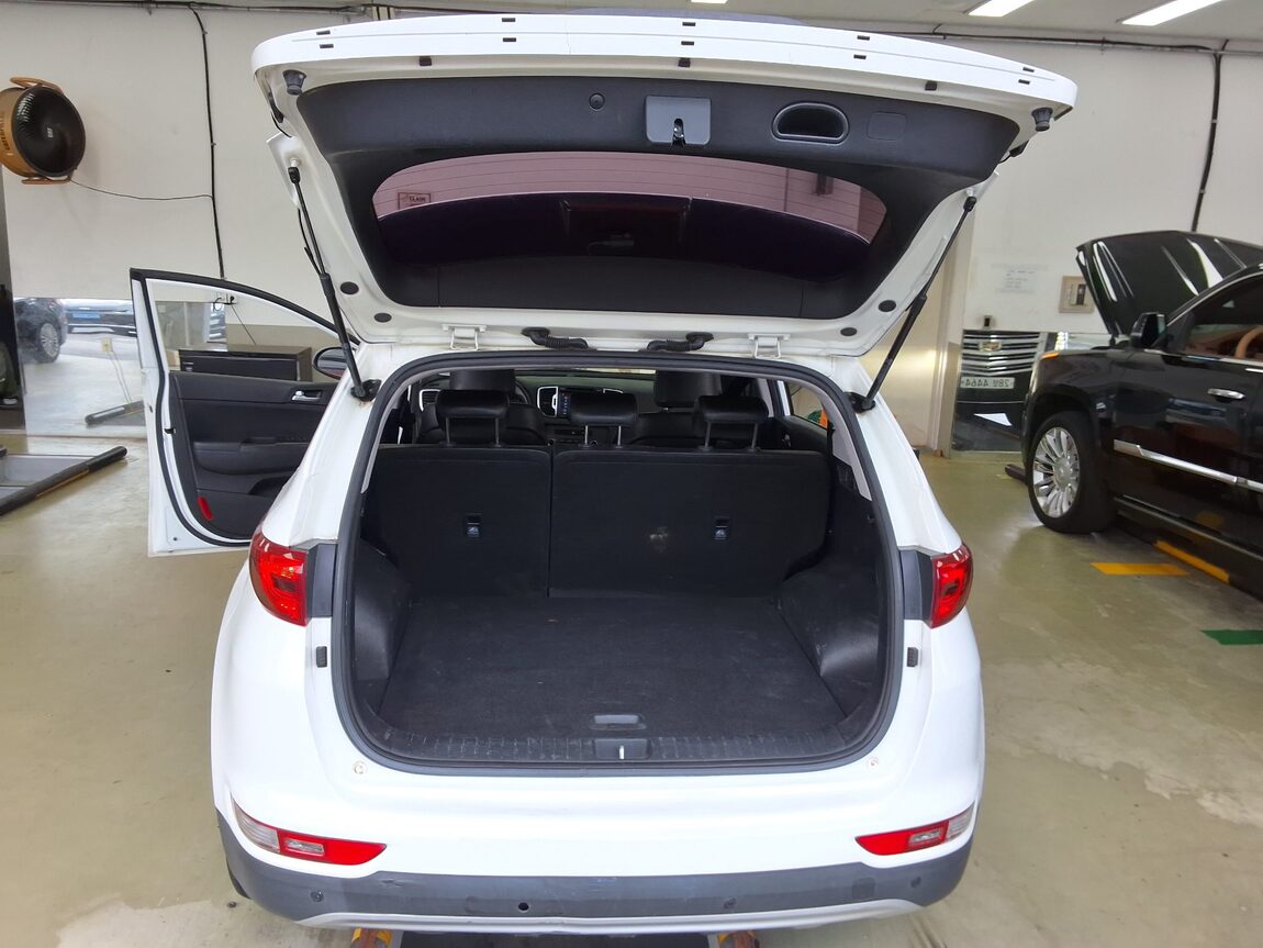 KIA NEW SPORTAGE R2.0 2WD TRENDY 2016 - zdjęcie 15