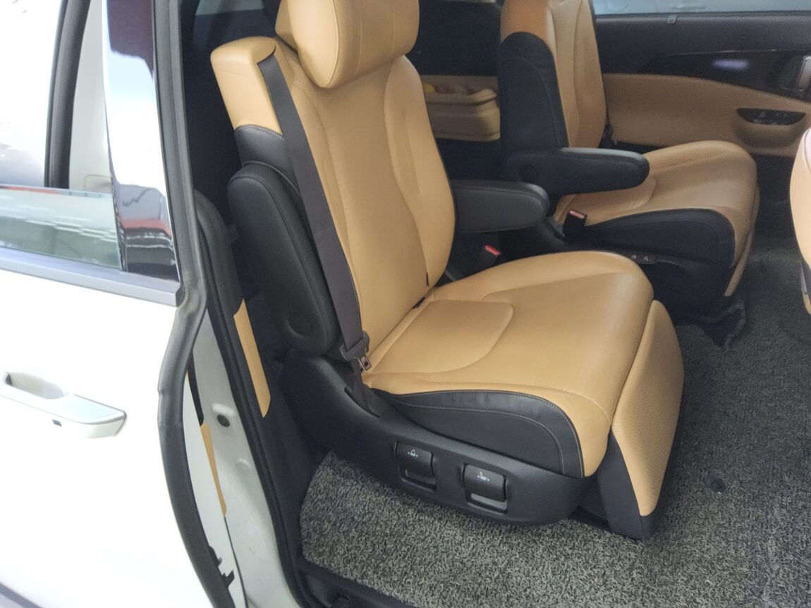 KIA NEW CARNIVAL (KA4) 7-SEATER DIESEL SIGNATURE 2022 - zdjęcie 13