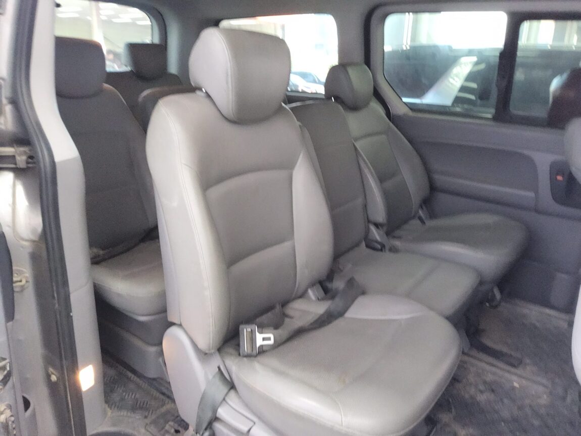 HYUNDAI GRAND STAREX 11-SEATER DIESEL MODERN 2018 - zdjęcie 13