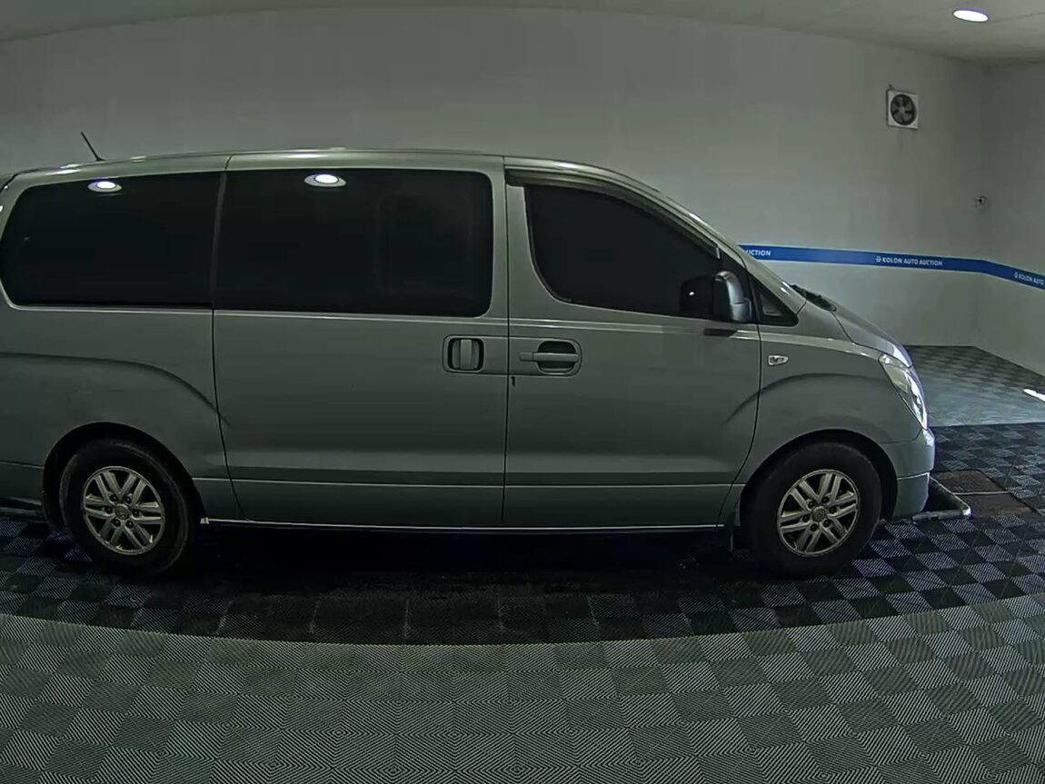 HYUNDAI GRAND STAREX 11-SEATER DIESEL MODERN 2018 - zdjęcie 4