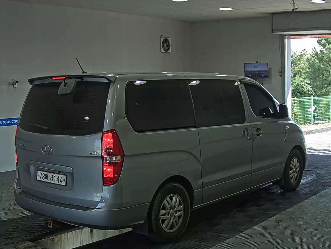 HYUNDAI GRAND STAREX 11-SEATER DIESEL MODERN 2018 - zdjęcie 5