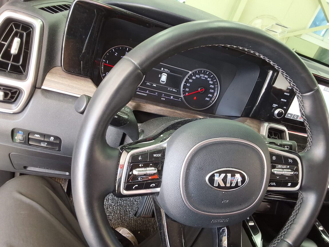 KIA NEW SORENTO (MQ4) 2.2 DIESEL 2WD TRENDY 2021 - zdjęcie 23