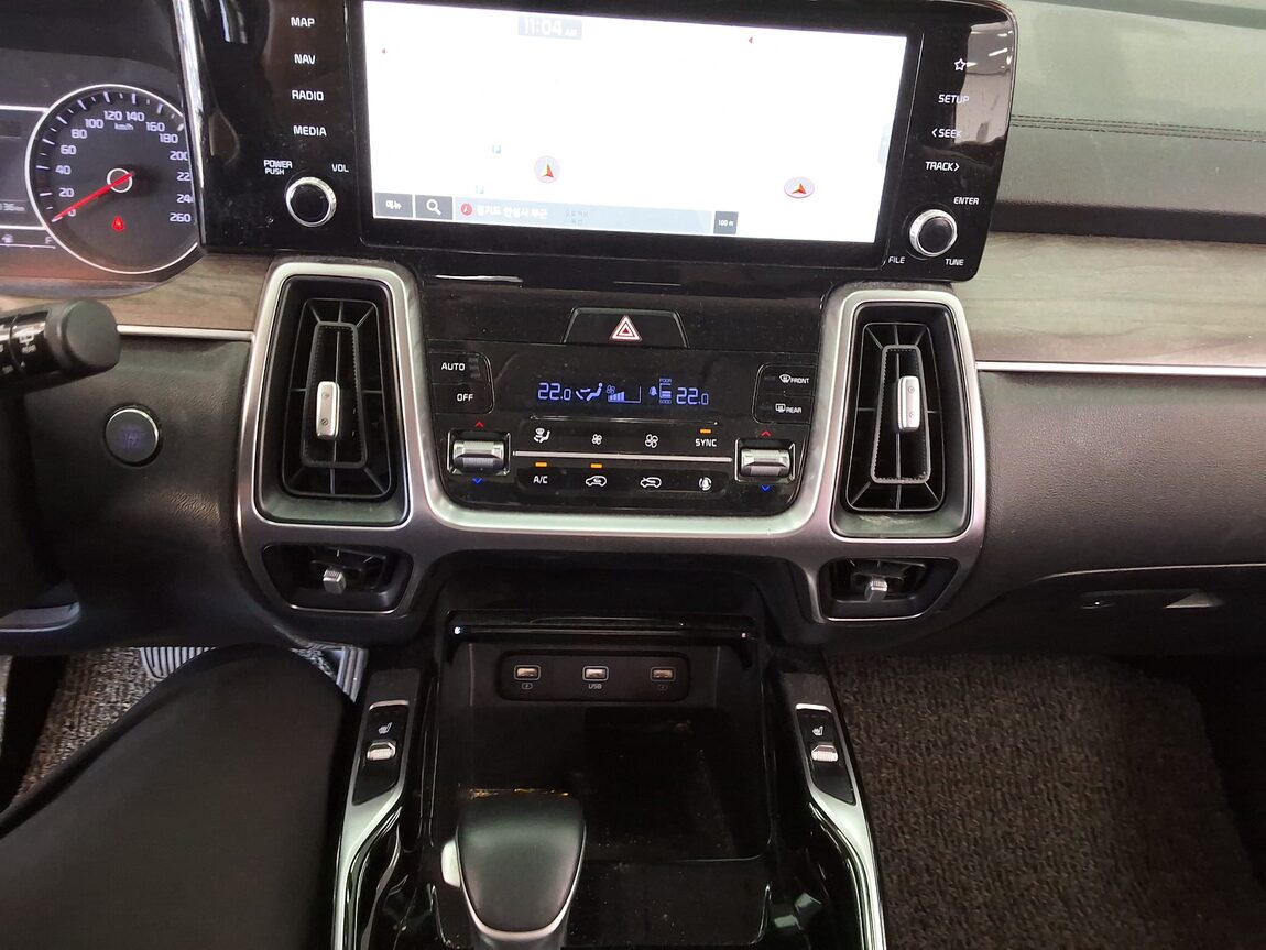 KIA NEW SORENTO (MQ4) 2.2 DIESEL 2WD TRENDY 2021 - zdjęcie 24