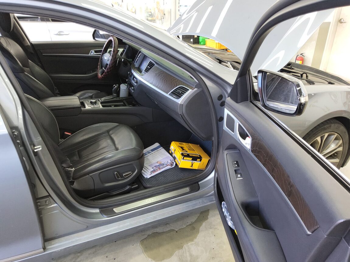 HYUNDAI GENESIS DH G330 AWD PREMIUM 2015 - zdjęcie 14