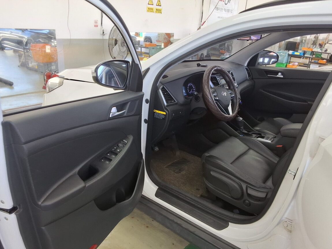 HYUNDAI ALL NEW TUCSON DIESEL 1.7 2WD MODERN 2016 - zdjęcie 10