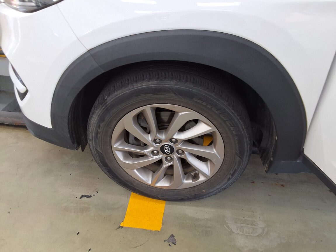 HYUNDAI ALL NEW TUCSON DIESEL 1.7 2WD MODERN 2016 - zdjęcie 22