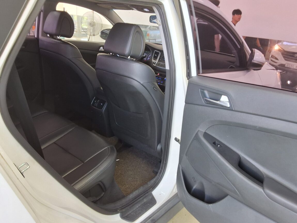 HYUNDAI ALL NEW TUCSON DIESEL 1.7 2WD MODERN 2016 - zdjęcie 13